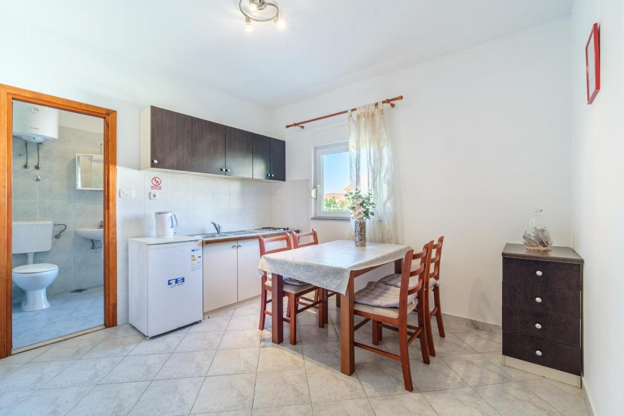 Beach Paradise Apartments Podstrana Luaran gambar